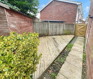 3 bedroom end of terrace house to rent - Photo 1