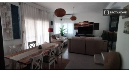 3 room luxury Apartment for rent in Benidorm, Spain - Photo 4