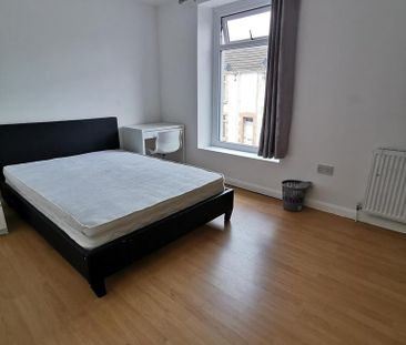 4 bedroom house to rent - Photo 4