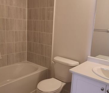 For Lease - 35 Jaffna Lane, Markham, Ontario - Photo 6