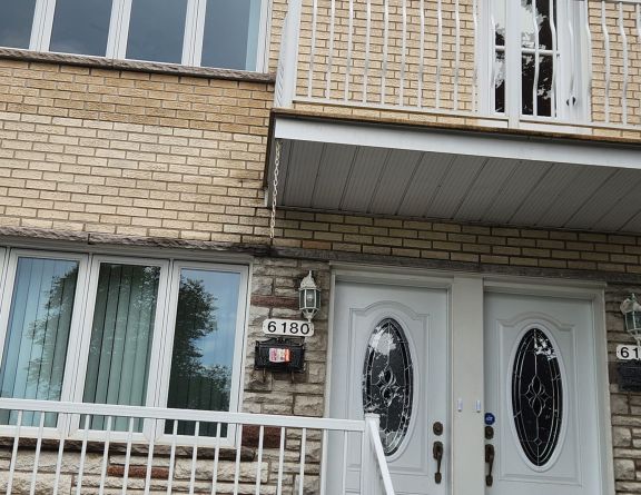 Spacieux Appartement Avec 3 Chambres - Photo 1