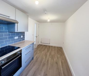 3 bedroom flat to rent - Photo 3