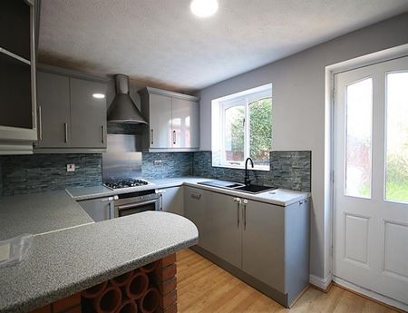 5 Bedroom Detached To Let - Photo 5