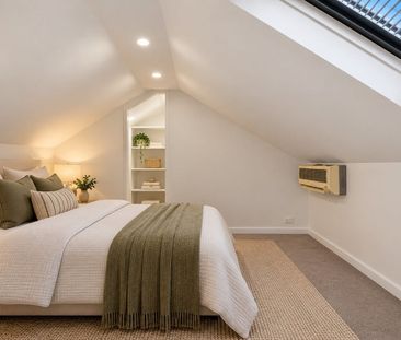 Retro loft style apartment in a quiet block of three - Photo 3