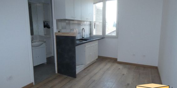 Location Appartement 1 pièce 25m² BELLEY 01300 - Photo 3