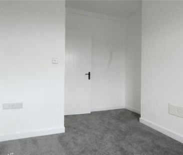 2 bedroom end of terrace house to rent - Photo 4