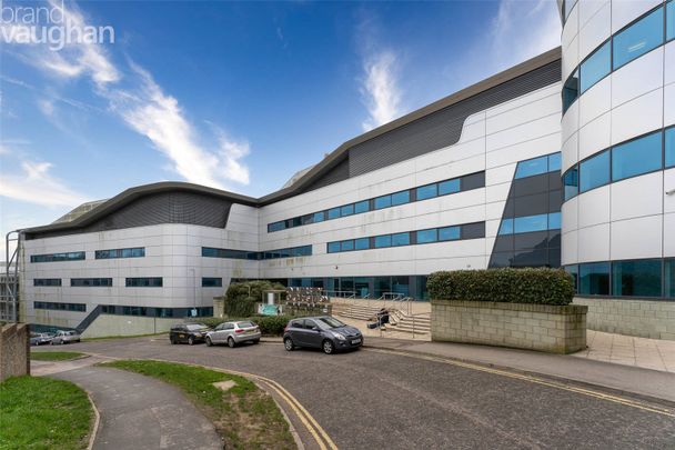 5 bedroom semi-detached house to rent - Photo 1