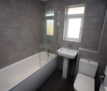 2 bedroom semi-detached house to rent - Photo 6