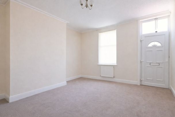 2 Bed Terraced House, Claremont Place, LS12 - Photo 1