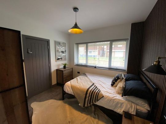 1 bedroom in a house share to rent - Photo 1