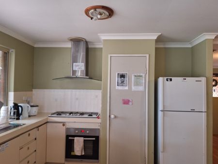 Maddington - Photo 5