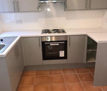 2 bedroom terraced house to rent - Photo 6