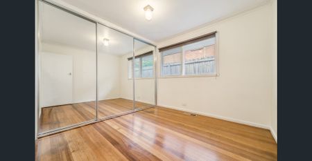 Perfectly Positioned Three Bedroom Home - Photo 4
