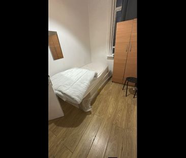 Room in a Shared House, Melrose Avenue, NW2 - Photo 2