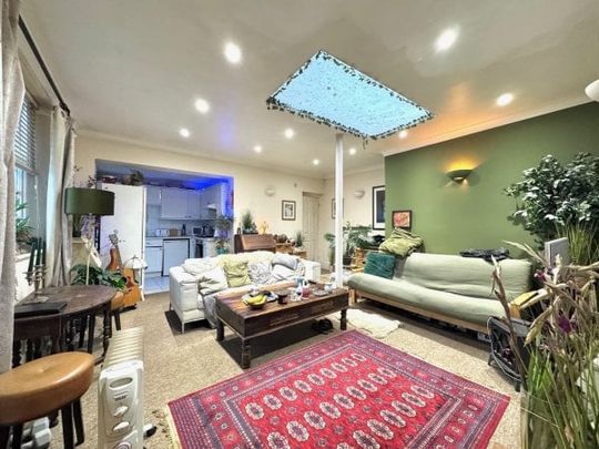 Adelaide Crescent, Hove, BN3 2JH 1 bedroom apartment to rent - Photo 1