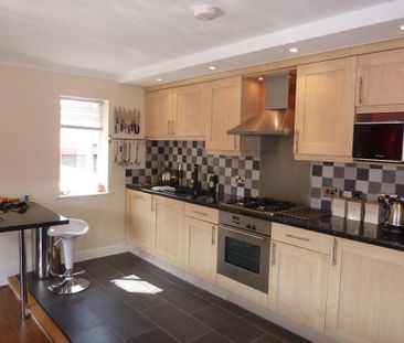 2 bedroom apartment to rent - Photo 4