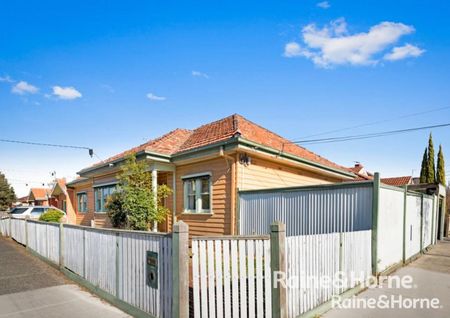 20 SUMMERHILL ROAD, Maidstone, VIC 3012 - Photo 4