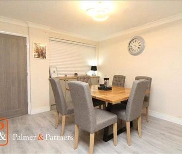 3 bedroom end of terrace house to rent - Photo 5