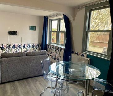 2 bedroom semi-detached house to rent - Photo 3