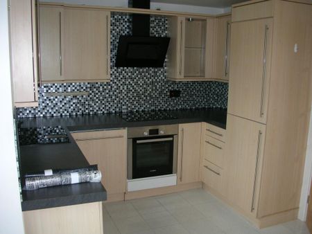 2 bedroom terraced house to rent - Photo 5