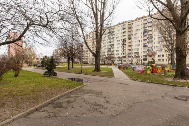 2 pokoje na wynajem, blisko METRO - Photo 1