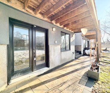 574 B Pharmacy Avenue #Lower unit - Photo 5