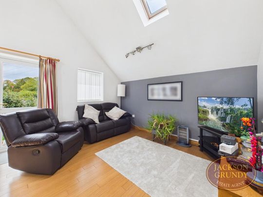 2 bedroom detached house to rent - Photo 1