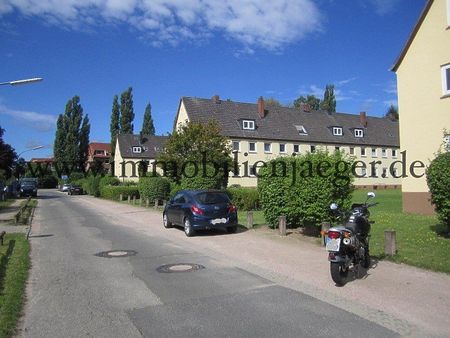 Alt-Garstedt - abgeschirmte ruhige Wohnanlage - renovierte Wohnung mit großem Wohnbereich - 1.OG - Photo 2