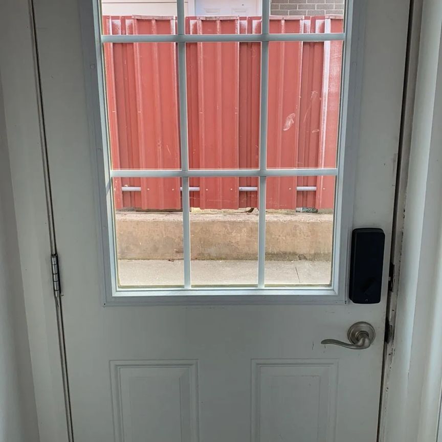 Detached Home For Lease | W9229270 - Photo 1