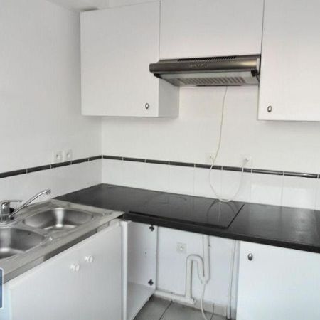 Location Appartement 2 pièces 47m² LYS LEZ LANNOY 59390 - Photo 3