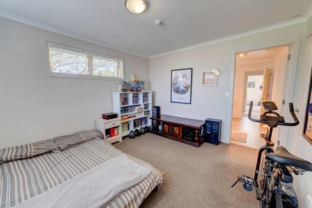 Spacious 2-Bedroom Apartment - Photo 3