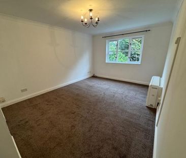 Hickory Close, London - Photo 3