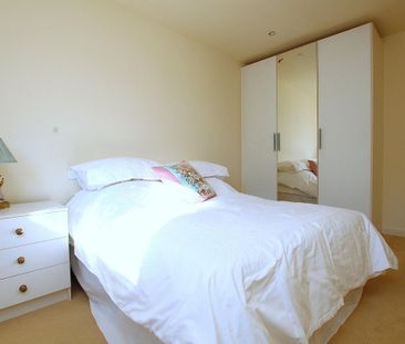 2 bedroom ground floor flat to rent - Photo 2