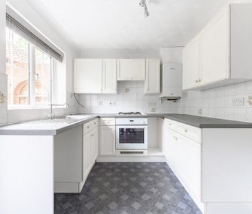 Vale Close, Horsford, NR10 - Photo 1