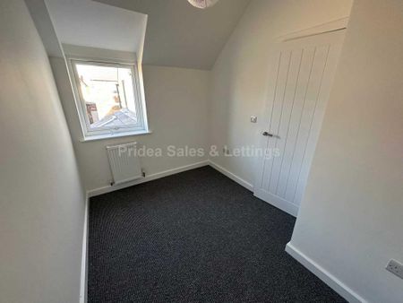 2 bedroom terraced house to rent - Photo 2