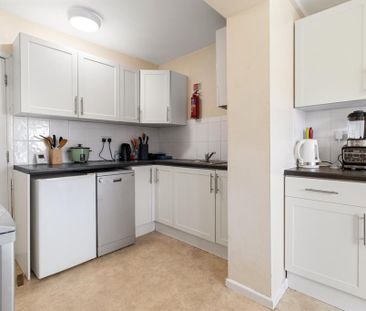 6 bedroom semi-detached house to rent - Photo 6