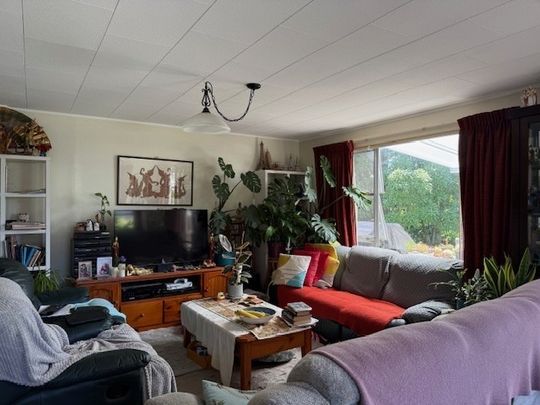 Three Bedroom Home - Welcome Bay - Photo 1