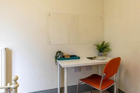1 bedroom in a flat share to rent - Photo 3
