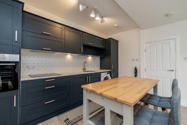 2 bedroom flat to rent - Photo 1