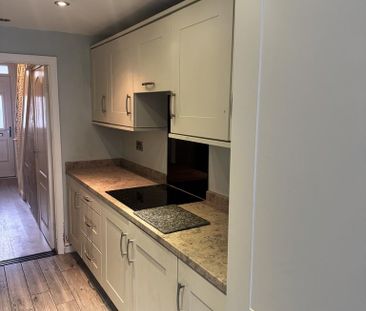 3 bedroom terraced house to rent - Photo 6