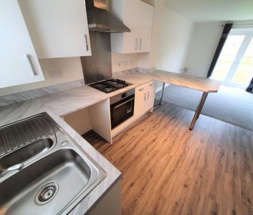 3 bedroom end of terrace house to rent - Photo 1