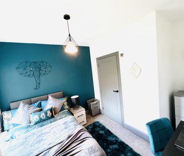 BEDROOM 5 – MEDIUM DOUBLE ENSUITE - Photo 1