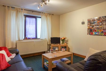 Flat 8, Headingley House 96 Ash Road, Headingley, Leeds, LS6 3HD - Photo 2