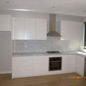NEAR NEW 3 BEDROOM TOWNHOUSE IN HEART OF SPRINGVALE - Photo 3