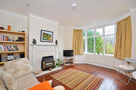 4 bedroom semi-detached house to rent - Photo 2