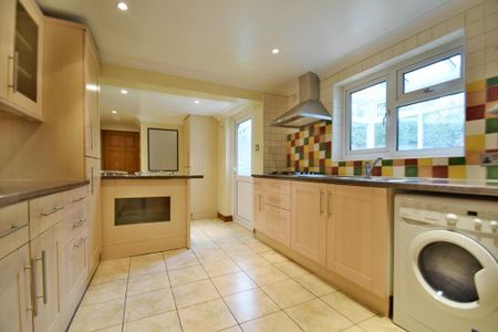 New Road, Hillingdon, UB8 - Photo 2