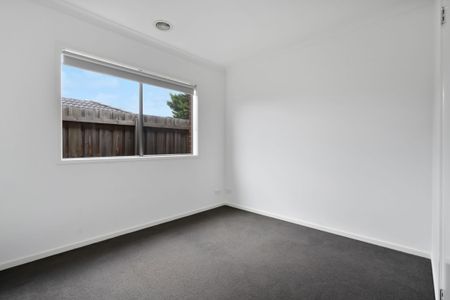 Spacious Family Home - Photo 3