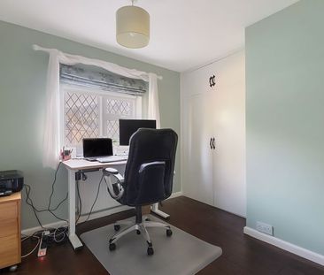 Crownpits Lane Busbridge, Godalming - 3 bedrooms Property for letti... - Photo 3