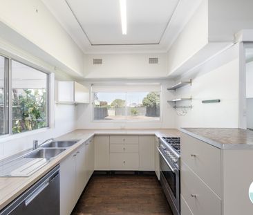 14 Tirranna Street, Blacksmiths NSW 2281 - House For Rent | Domain - Photo 4