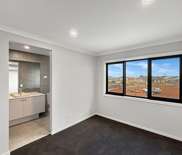 🏠 Brand New 3-Bedroom Townhouse in Eynesbury - Photo 5
